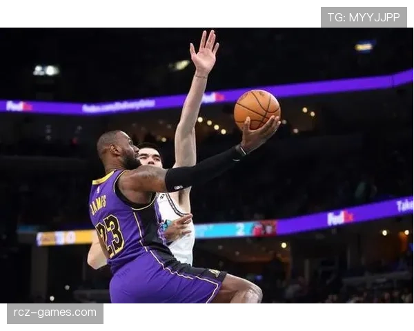 詹姆斯进攻参与度飙升,引领球队攻势新高潮 詹姆斯进攻参与度飙升,引领球队攻势新高潮