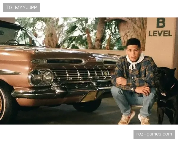 布克训练完顺手买了辆法拉利，说是为了省停车费